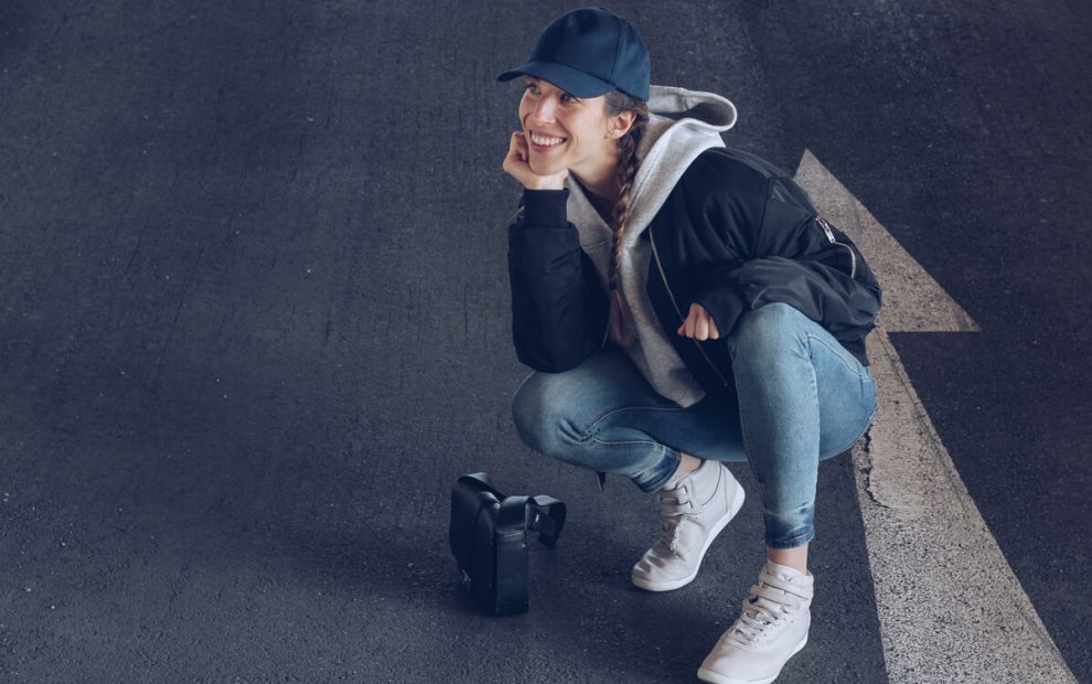 Outfit: Reebok x Face Stockholm Sneakers, Baseball Mütze und Bomberjacke