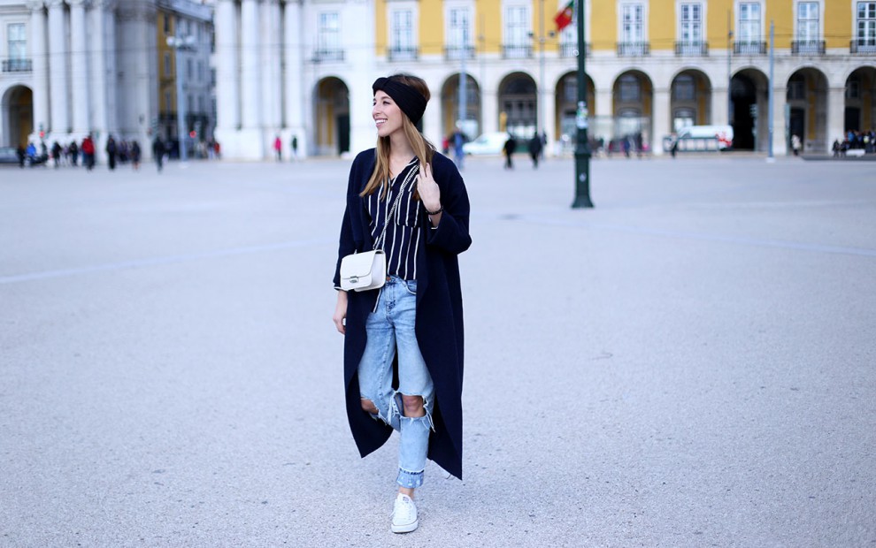 Liebreizend-Fashionblog-Innsbruck-Lissabon-Boyfriend-Jeans-Mantel-Outfit-Haarband