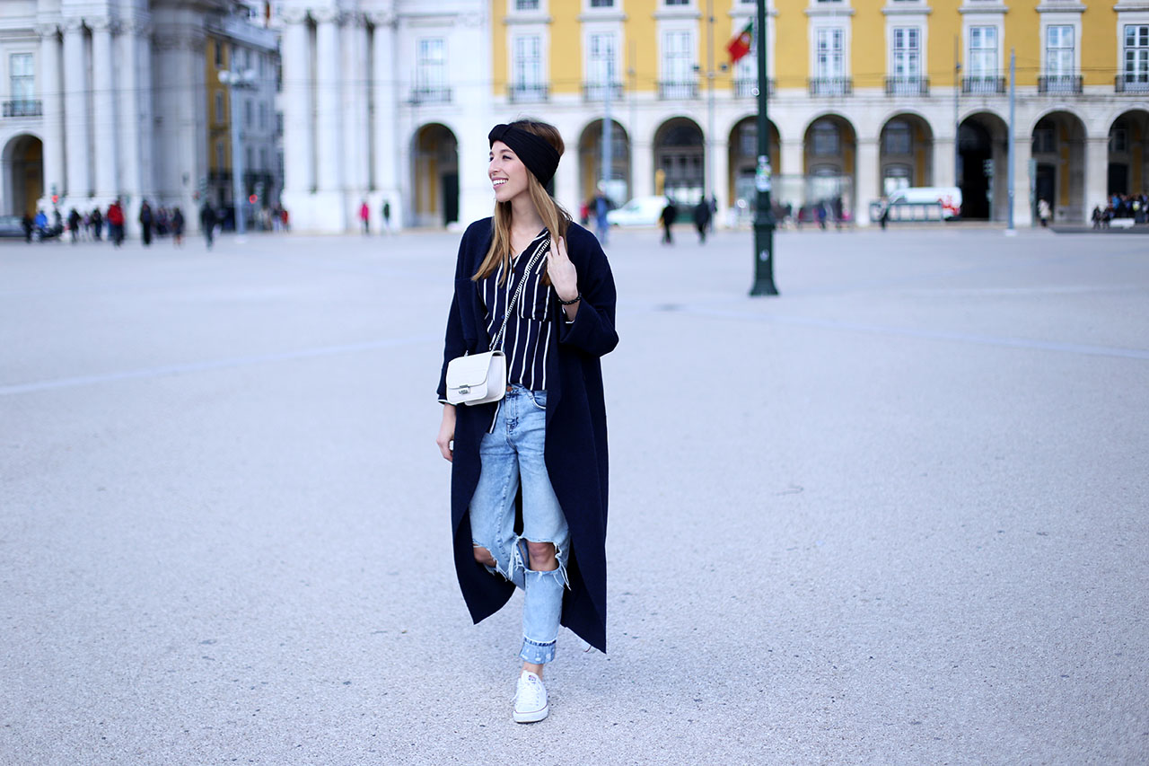 Liebreizend-Fashionblog-Innsbruck-Lissabon-Boyfriend-Jeans-Mantel-Outfit-Haarband