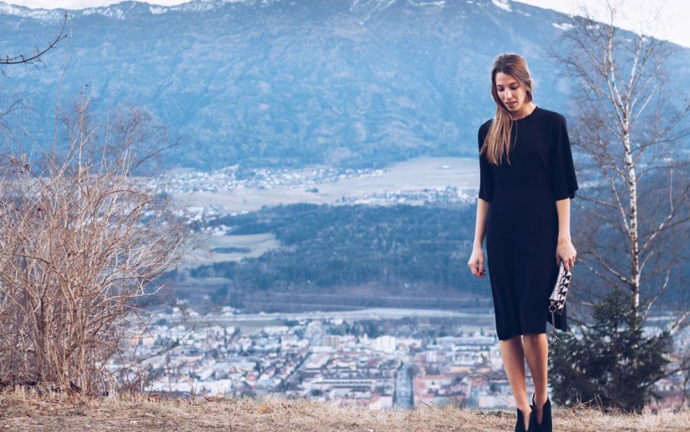 Jahresrückblick 2016, schwarzes rückenfreies Kleid, Sponsion,