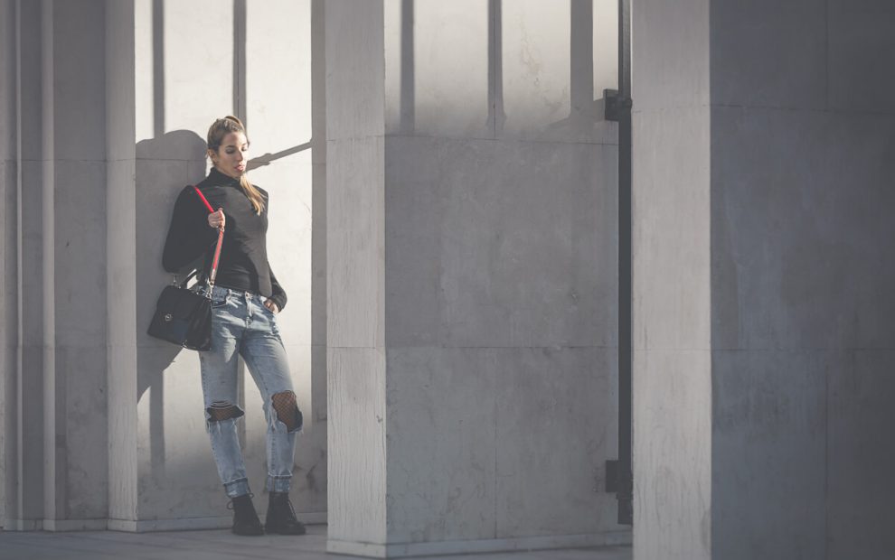 Netzstrumpfhose unter Jeans, Trend, Rollkragenpullover, Turtleneck, Dr. Martens, Fashionblog Österreich, Modeblog Tirol