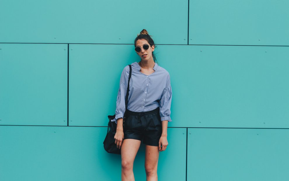 7 Styles: Summer Feeling mit Ledershorts und Streifenbluse
