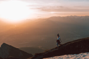 Wandern: Sonnenaufgang auf der Nockspitze (Saile) über die Axamer Lizum;